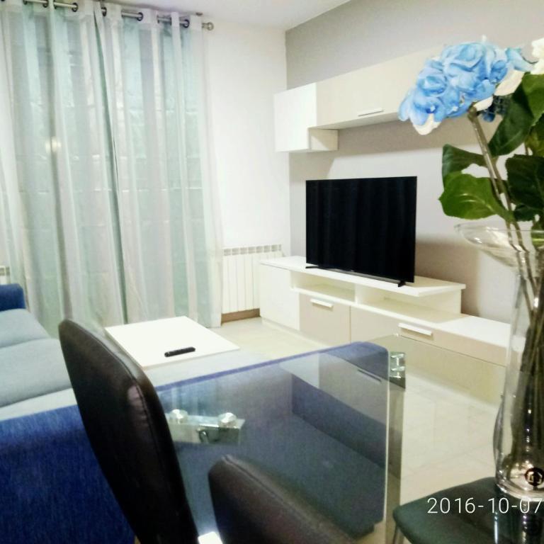 Apartamentos Mayoral - Apartamento con balcón - 2