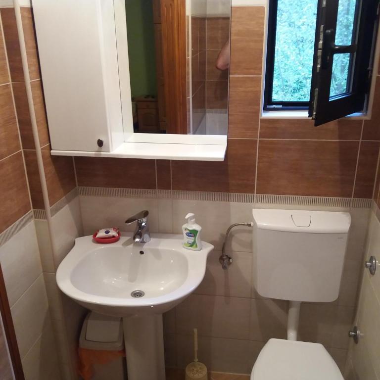 Guest House Majstorovic - Klasična Trokrevetna Soba - 4