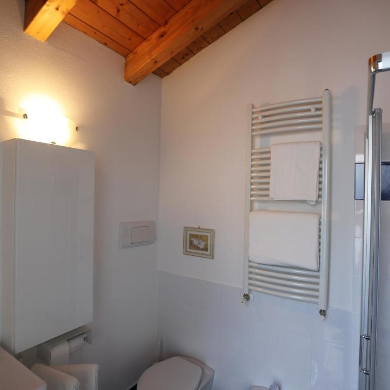 Casa Vigole - Two-Bedroom House with Balcony and Lake View - 34