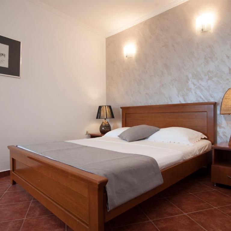 Guest House Medin - One-Bedroom Apartment with Balcony and Side Sea View - 9