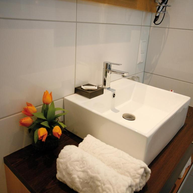 Hotel Diana - Doppelzimmer mit Balkon - 8