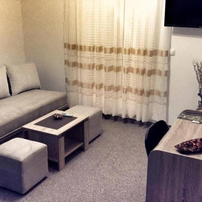 Motel Aura - Apartment with Balcony - 13