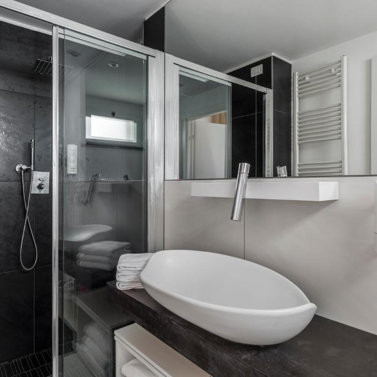Hotel Fedora Riccione - FRONTE MARE - Sea Front Family Room - 2