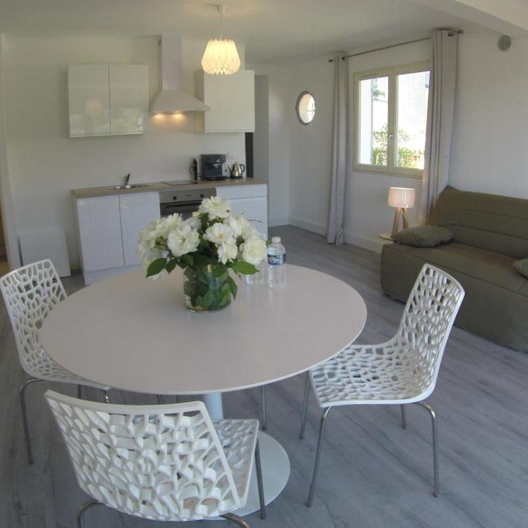 Maison Carles BnB - Appartement avec Balcon - 5