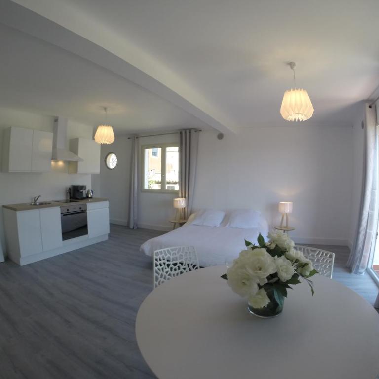 Maison Carles BnB - Appartement avec Balcon - 7