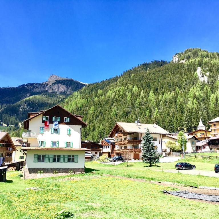 Central Apartment Canazei - Appartamento con 3 Camere da Letto e Vista Montagna - 48