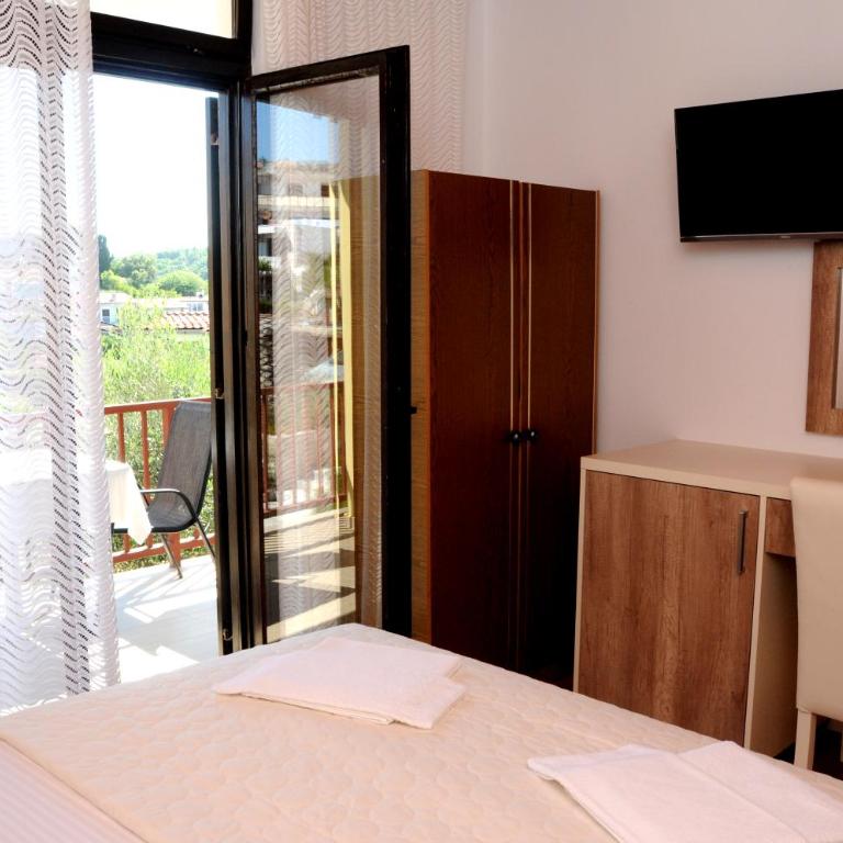 Guest House Smajlaga - Double or Twin Room with Balcony - 3