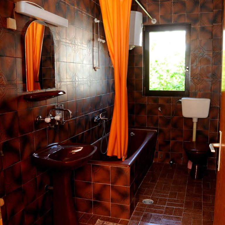Guest House Smajlaga - Double or Twin Room with Balcony - 5