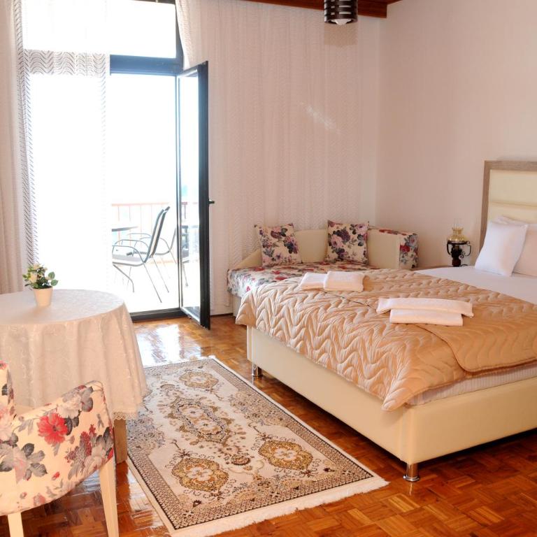 Guest House Smajlaga - Triple Room with Sea View - 4
