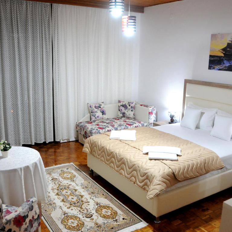 Guest House Smajlaga - Triple Room with Sea View - 3