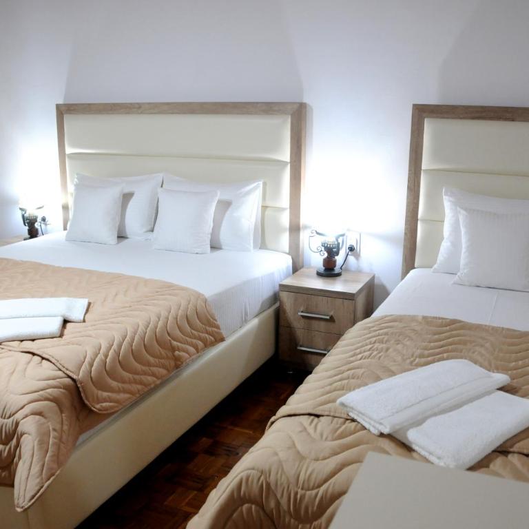 Guest House Smajlaga - Triple Room with Sea View - 2