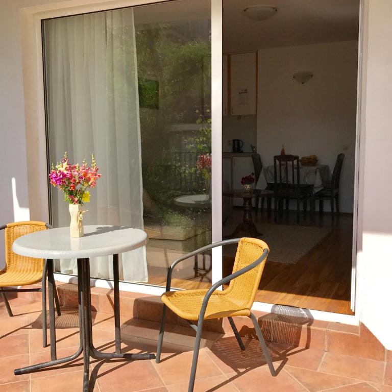 Apartments Luka - Apartman s 1 Spavaćom Sobom i Terasom - 6