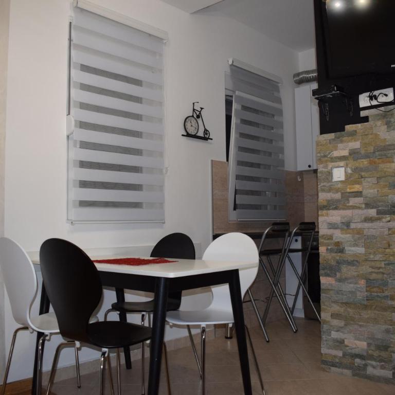 Apartment FINI - Apartment with Garden View - 13