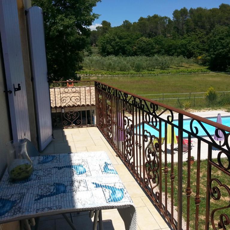 Chambres d'hôtes Mille et une nuits en Provence - Chambre Double avec Salle de Bains Commune - 12
