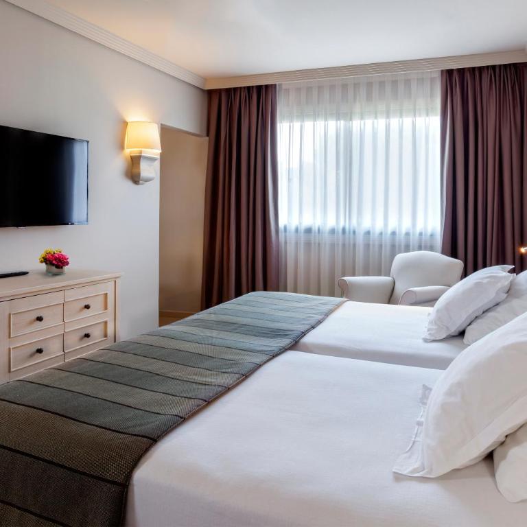 Barceló Marbella - Suite Junior Familiar (2 adultos + 2 niños) - 2