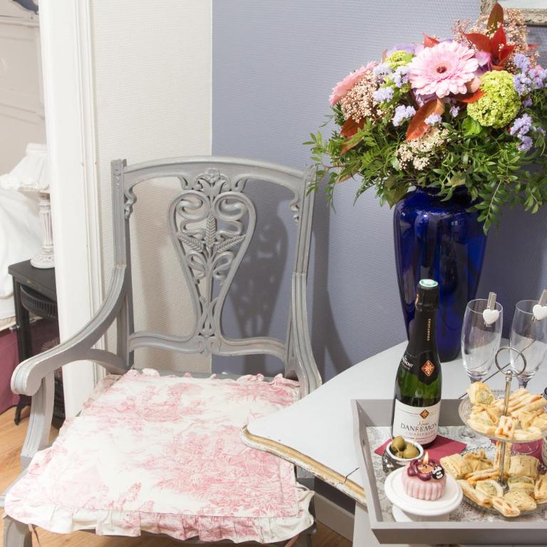 La Villa Les Mots Passants - Chambre Double Supérieure Romantique avec Baignoire - 7