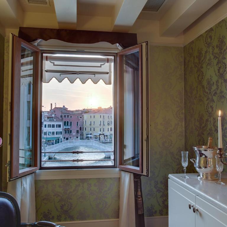 Hotel Moresco - Camera Matrimoniale Superior con Vista Canale - 2