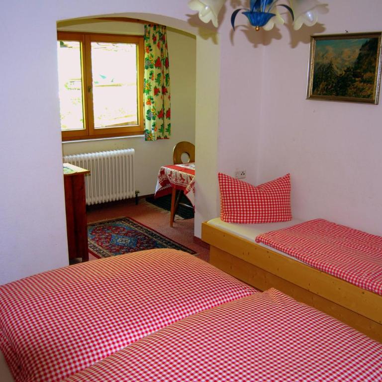 Pension Wassererhof - Dreibettzimmer mit Bad - 5