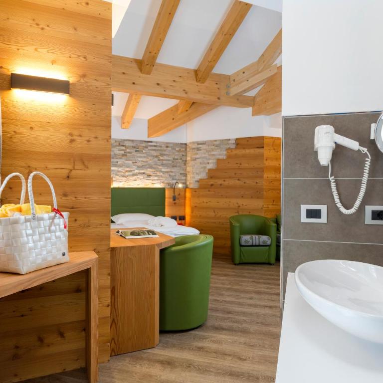 Wellness Hotel Lupo Bianco - Camera Executive Matrimoniale/Doppia con Letti Singoli con Balcone - 3