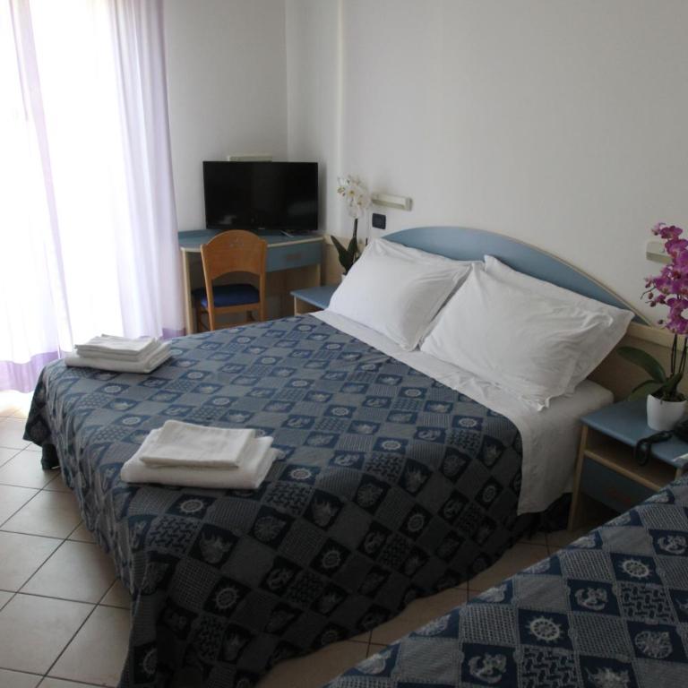 Hotel Giorg - WaterPark Free Entrance - Camera Tripla con Balcone - 4