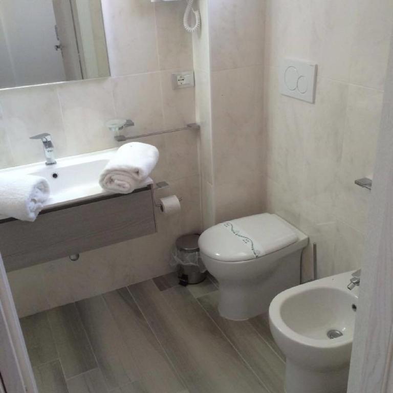 Hotel Paladini - Camera Tripla Luxury - 12