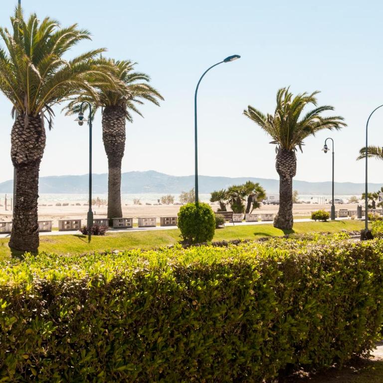 Seafront L'Estartit Apartments - Two-Bedroom Apartment with Garden View - 21