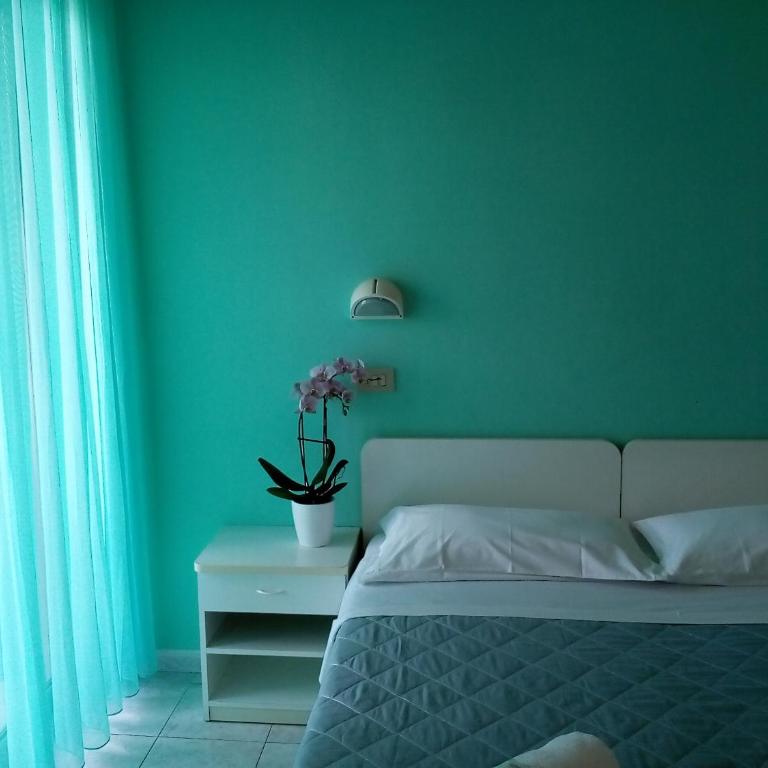Hotel Rosalba - Triple Room with Balcony - 3