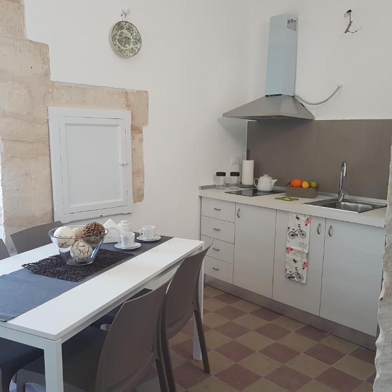Room 21 - One-Bedroom House - 9