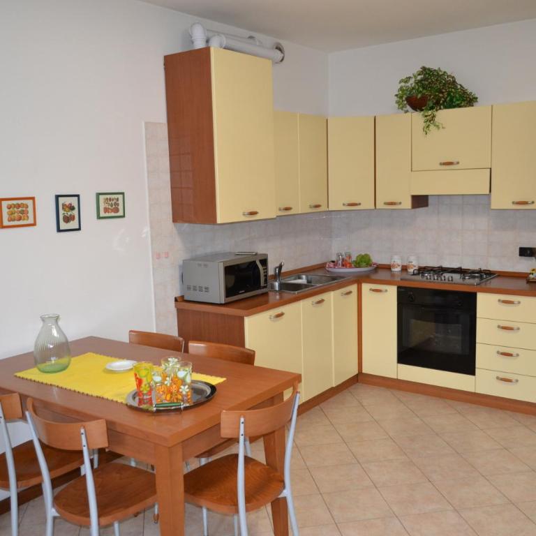In Centro a Torri del Benaco - Two-Bedroom Apartment - 14