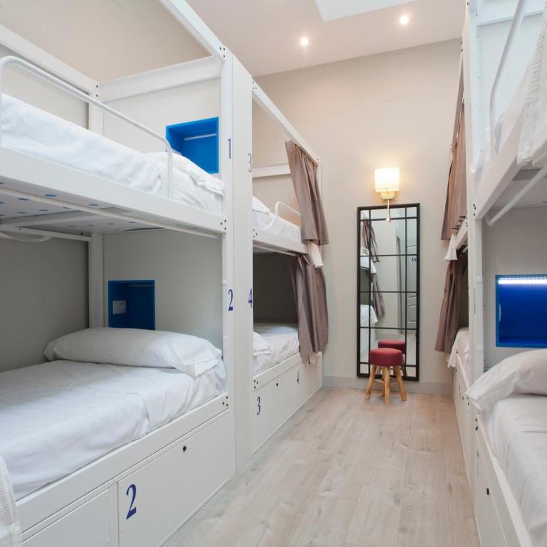 Malaga Stop Hostel AB - Cama en habitación compartida mixta de 8 camas - 10