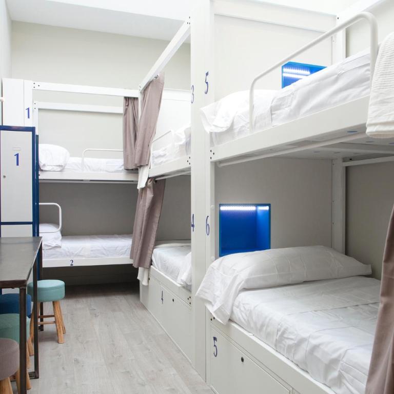 Malaga Stop Hostel AB - Cama en habitación compartida mixta de 6 camas - 4