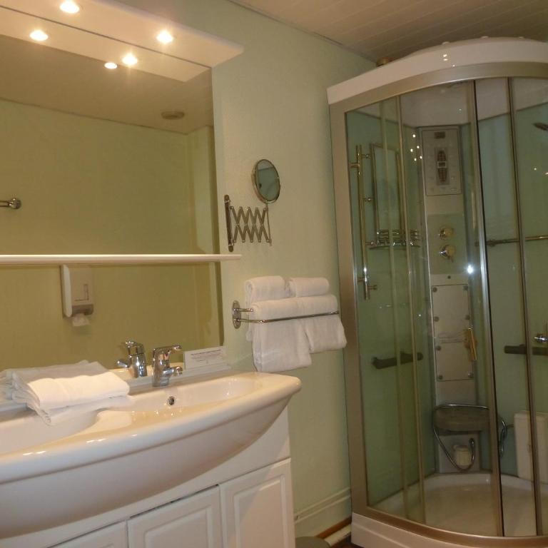 Midland Hôtel - Restaurant Le Derby's - Grande Chambre Double avec Douche - 2
