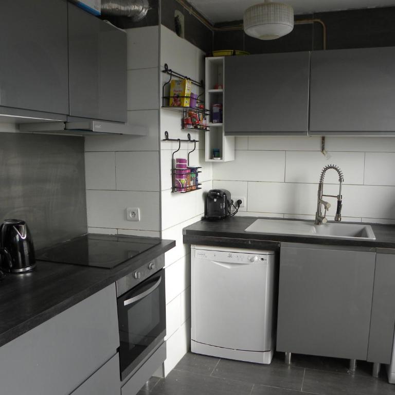 Ogooué appartement entier Lumineux 94m2 - Appartement 2 Chambres avec Vue sur la Montagne - 24