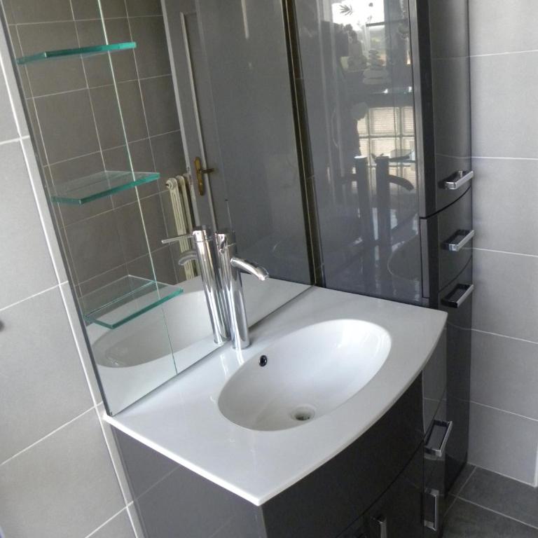 Ogooué appartement entier Lumineux 94m2 - Appartement 2 Chambres avec Vue sur la Montagne - 23
