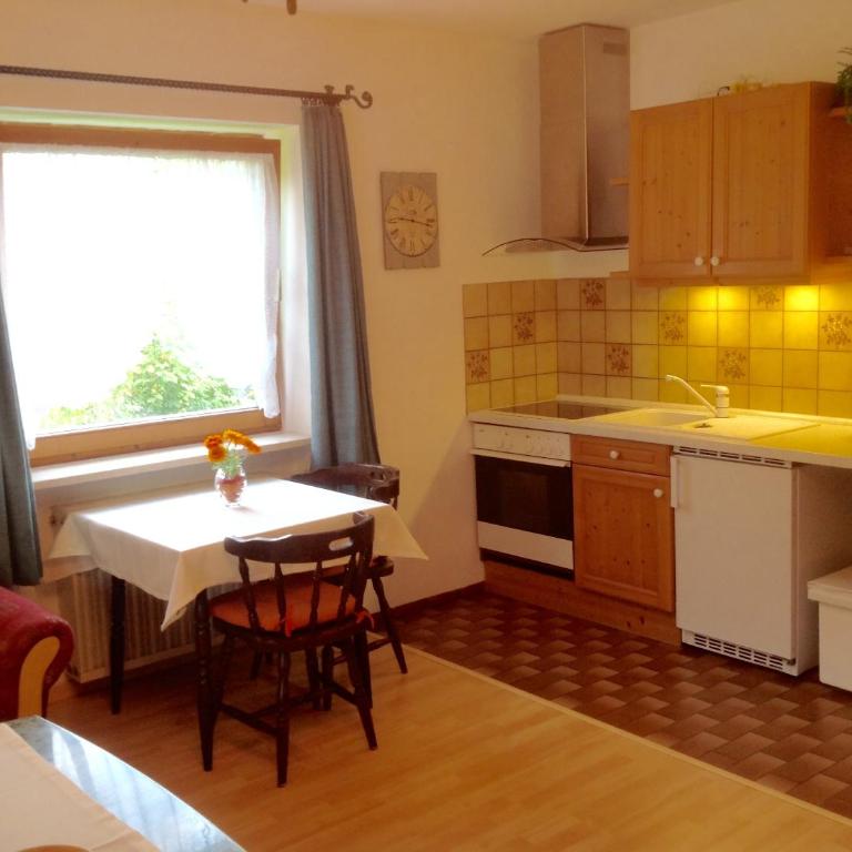 Ferienwohnungen Hölzl - Apartamento con balcón - 3