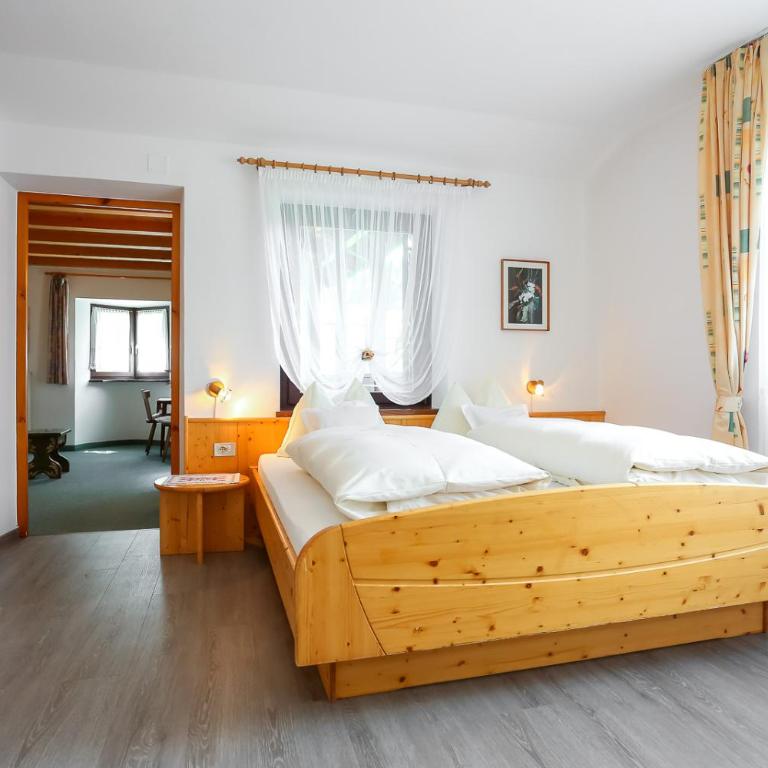 Garni Meinrad - Familienzimmer mit Balkon - 3