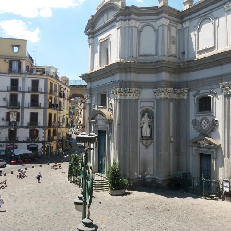 Suite Contè Fiore Sanita' - Appartamento con 2 Camere da Letto - 2