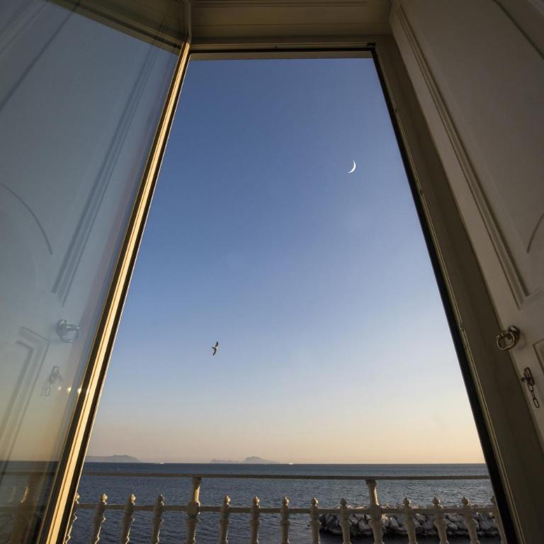 Mareluna Suite de Charme - Camera Deluxe Matrimoniale con Vista Mare - 5