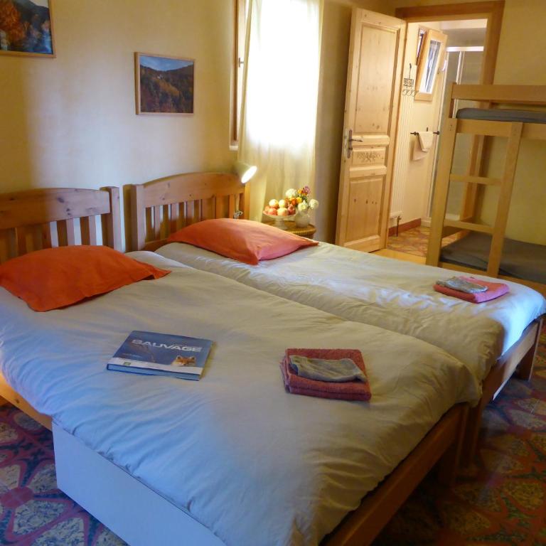 Eco-hôtel et Yourtes du Mercantour - Chambre Quadruple - Vue sur Montagnes - 2