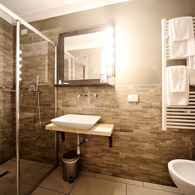 B&B Locanda Il Salimbecco - Camera Matrimoniale con Bagno Privato - 6