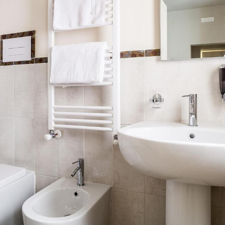Casa Angelica - Double Room with Private Bathroom - 6