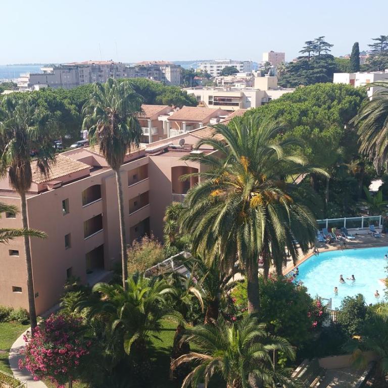 Appartement T2 vue mer et montagne avec piscine , au pied des plages - Appartement - Vue sur Mer - 1