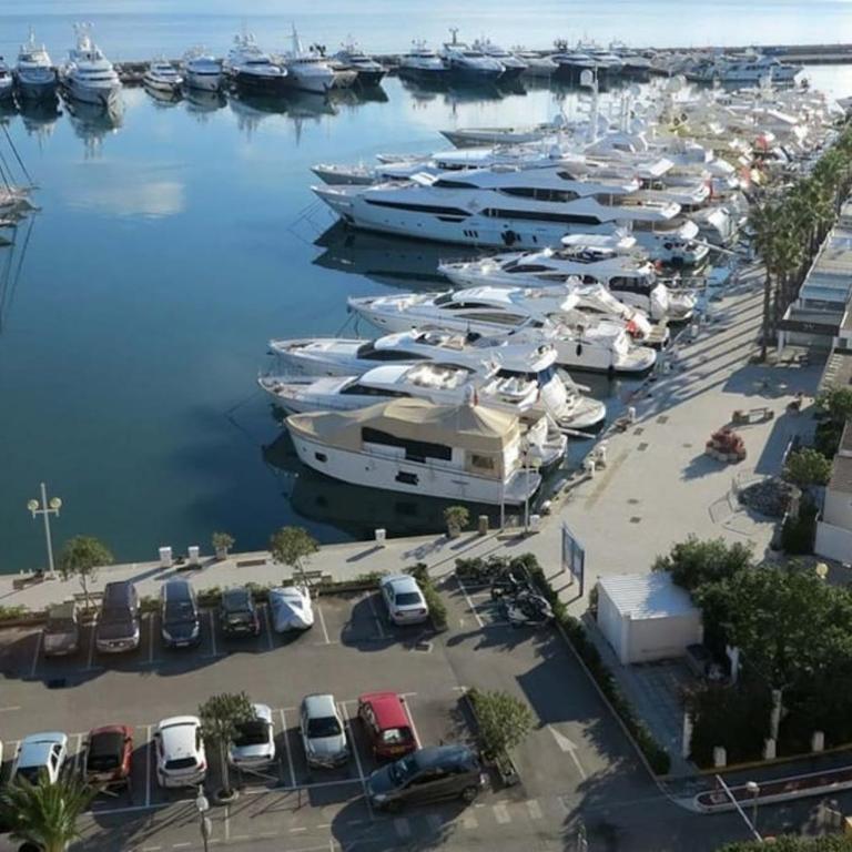 Appartement T2 vue mer et montagne avec piscine , au pied des plages - Appartement - Vue sur Mer - 24