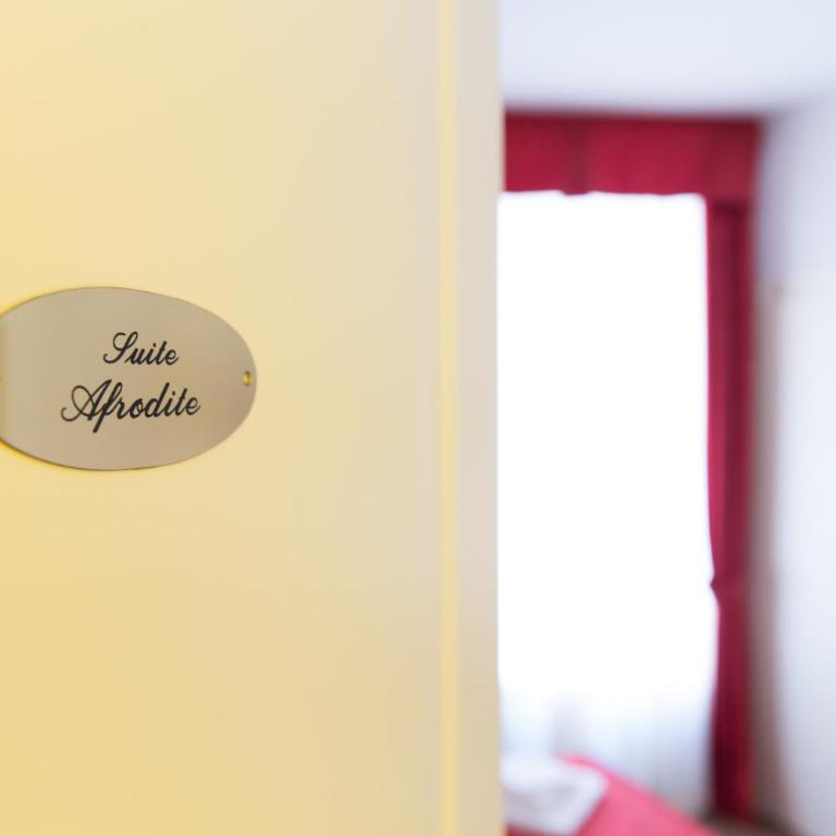 Best Suites Pantheon - Camera Matrimoniale Piccola - 5