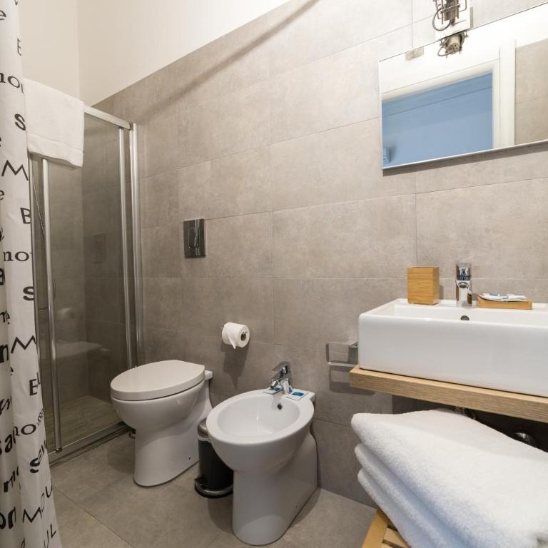Suite Inn Catania - Superior Family Room with Balcony - 6