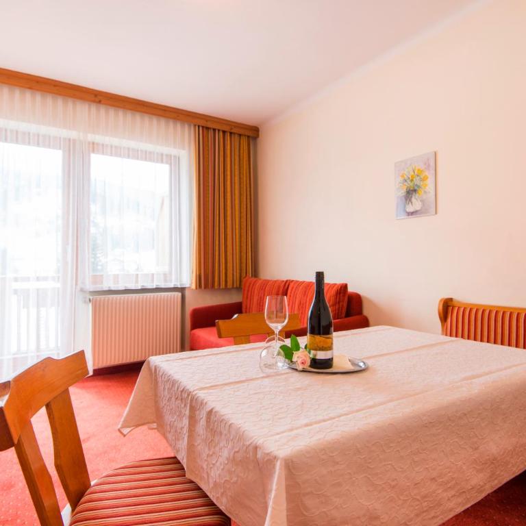 Appartements Monuth - Two-Bedroom Apartment with Balcony - 5