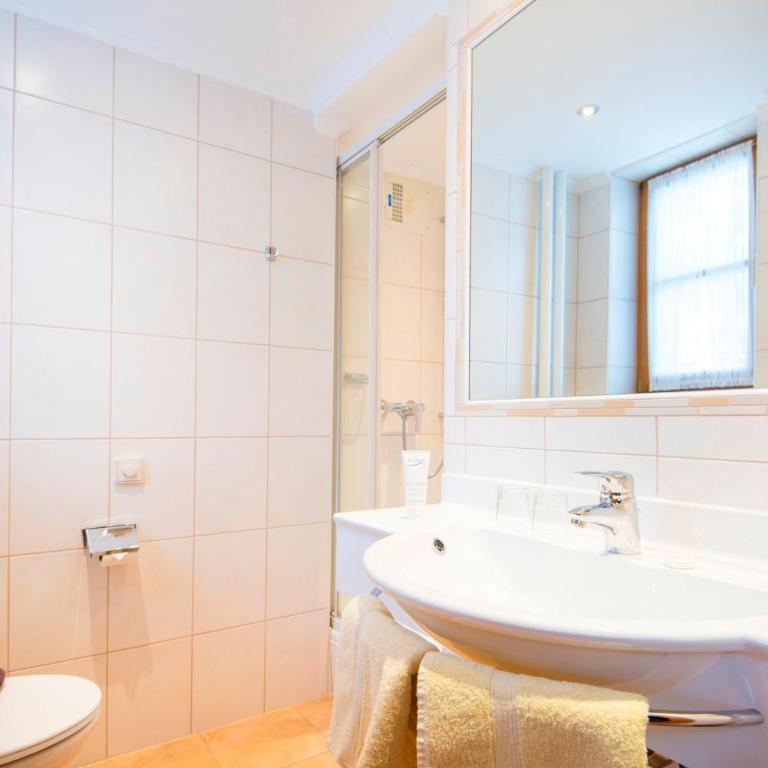 Appartements Monuth - Two-Bedroom Apartment with Balcony - 3