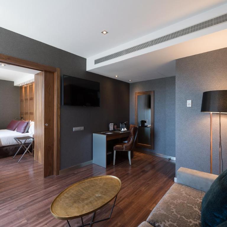 Catalonia Plaza Catalunya - Suite with Private Pool and Spa Access - 4