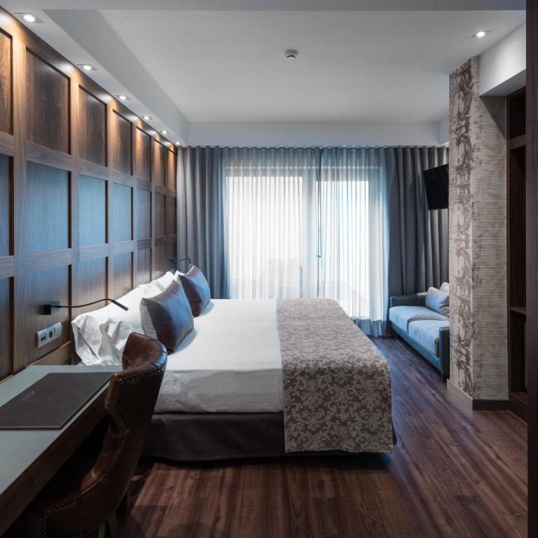 Catalonia Plaza Catalunya - Premium Room with Pool & Spa Access - 1