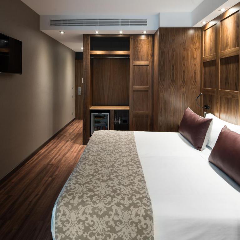 Catalonia Plaza Catalunya - Premium Room with Pool & Spa Access - 4